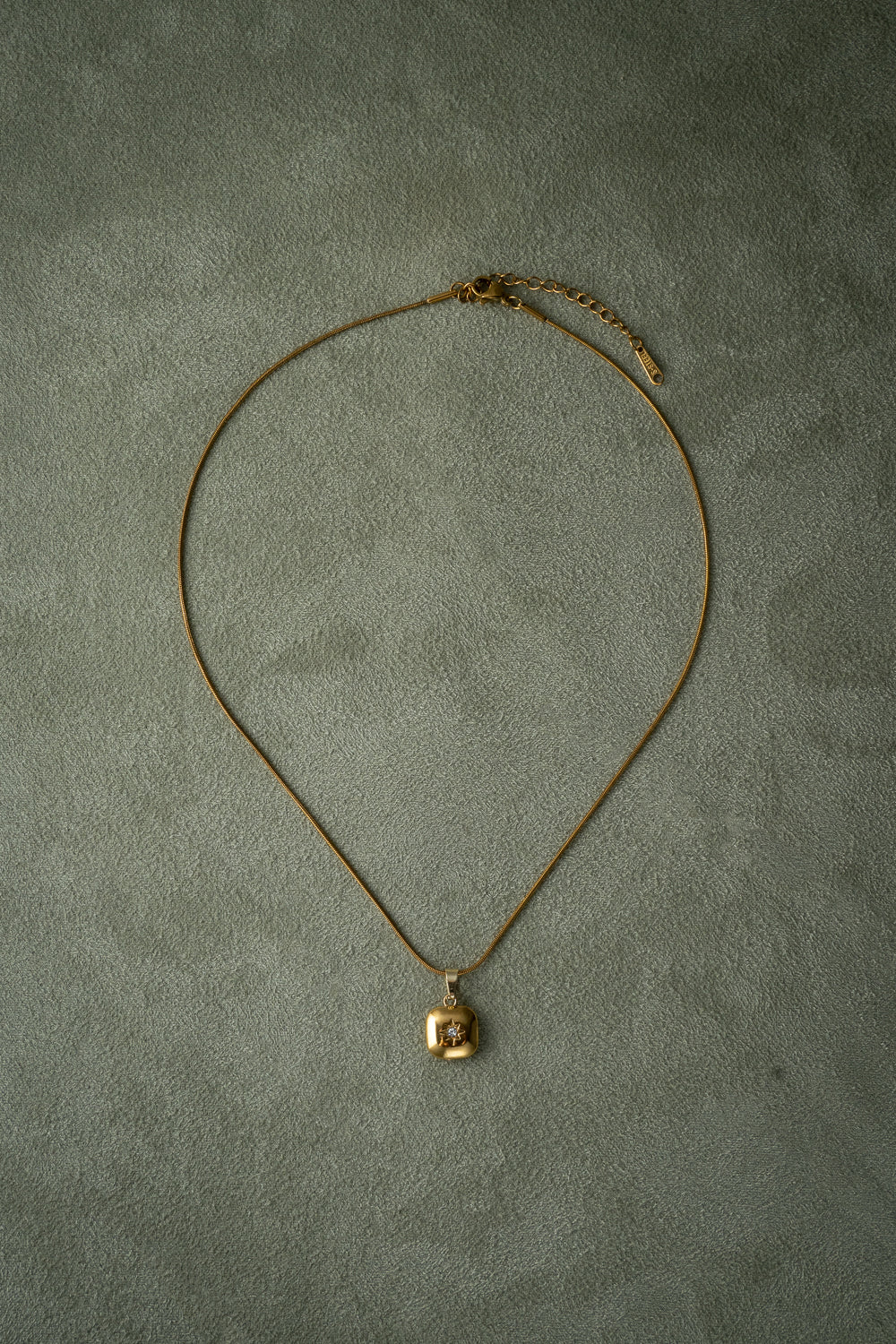 Gold Star Pendant Necklace