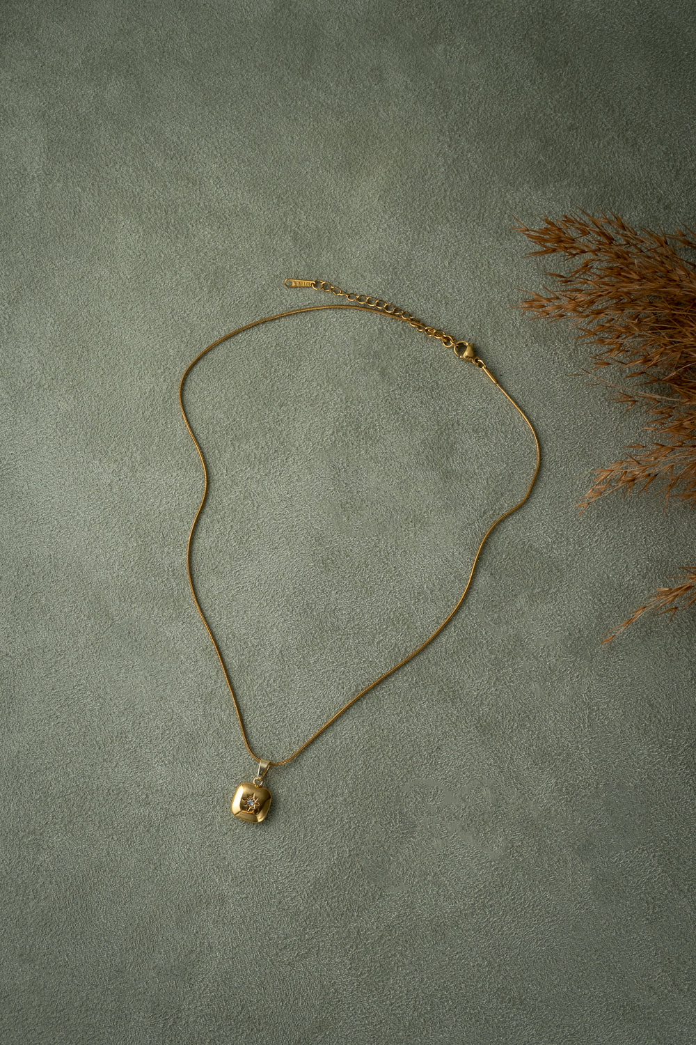 Gold Star Pendant Necklace