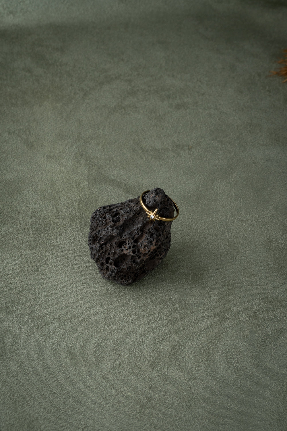 Adjustable Gold Star Zircon Ring