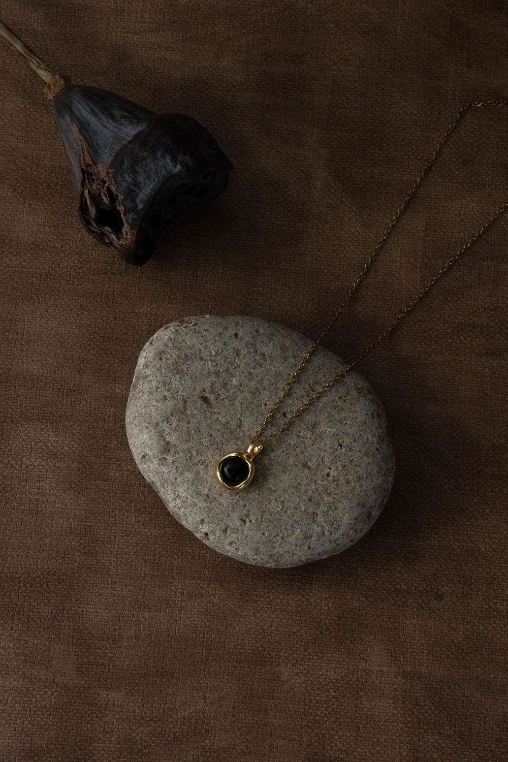 Black Agate Oval Pendant Necklace
