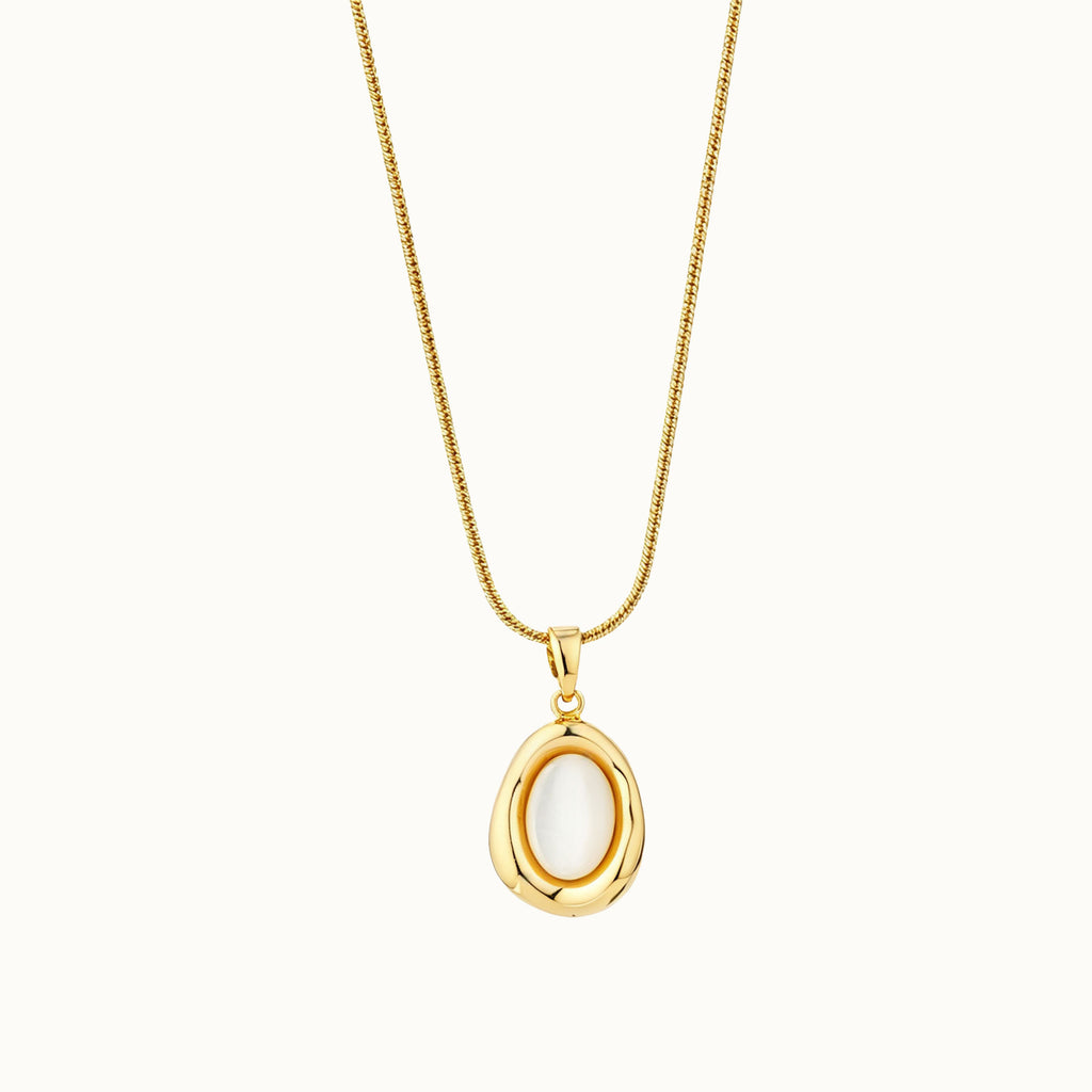 Mother of Pearl Pendant Necklace